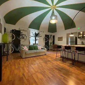 Apartament Bibike, Katania